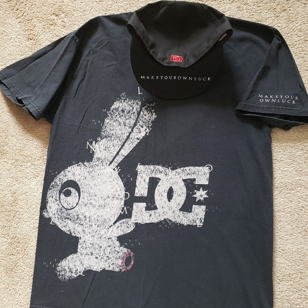 Mens DC shirt and hat